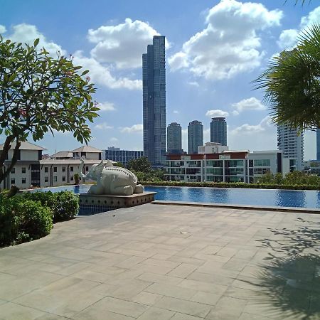Baan Sathorn Riverfront Бангкок Экстерьер фото