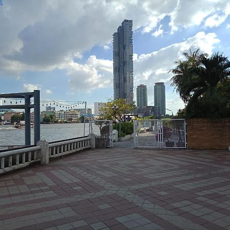 Baan Sathorn Riverfront Бангкок Экстерьер фото