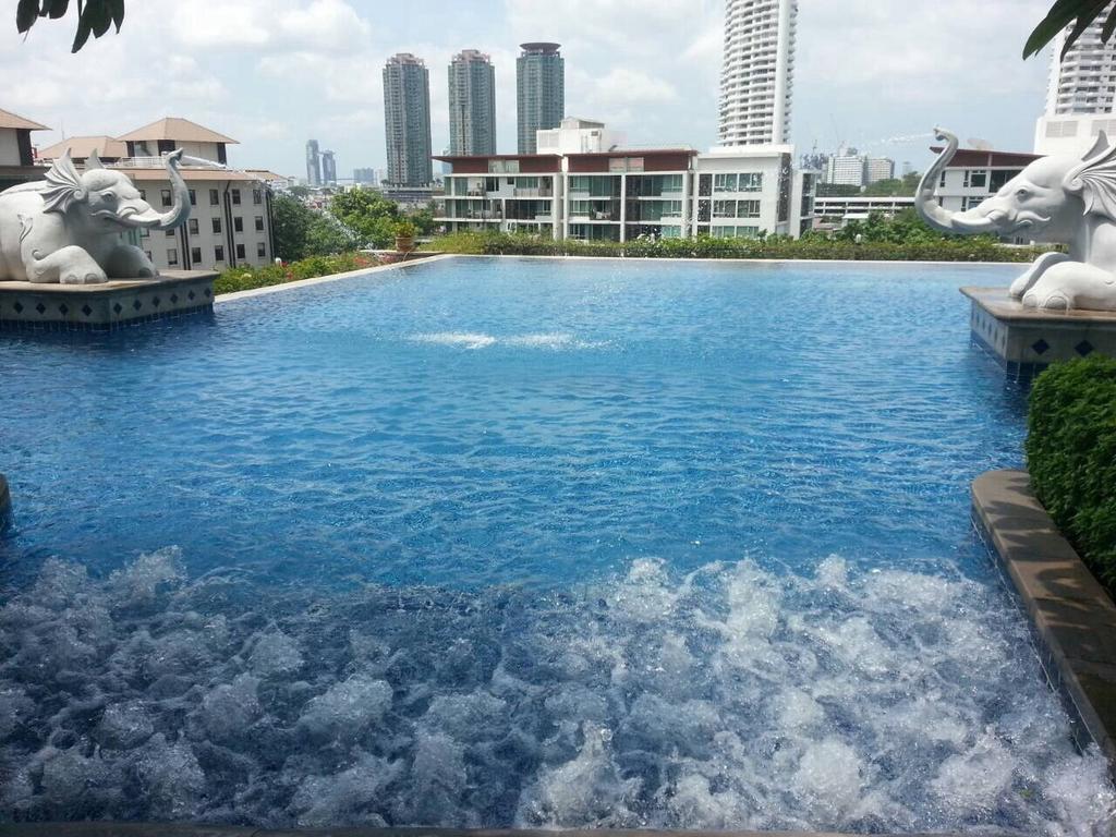 Baan Sathorn Riverfront Бангкок Номер фото