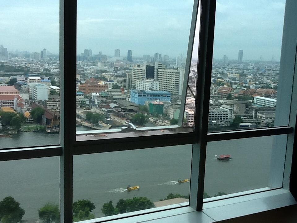 Baan Sathorn Riverfront Бангкок Экстерьер фото