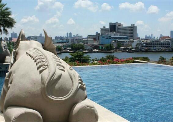 Baan Sathorn Riverfront Бангкок Экстерьер фото