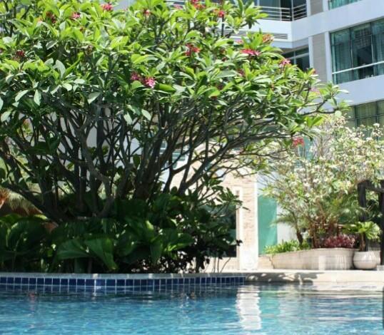 Baan Sathorn Riverfront Бангкок Экстерьер фото