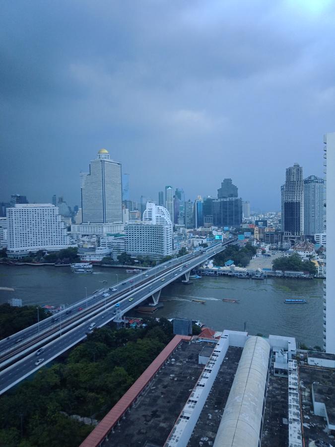 Baan Sathorn Riverfront Бангкок Экстерьер фото
