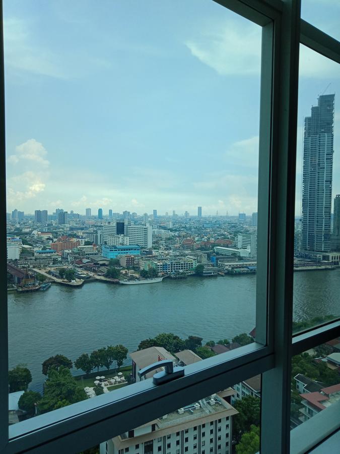 Baan Sathorn Riverfront Бангкок Экстерьер фото