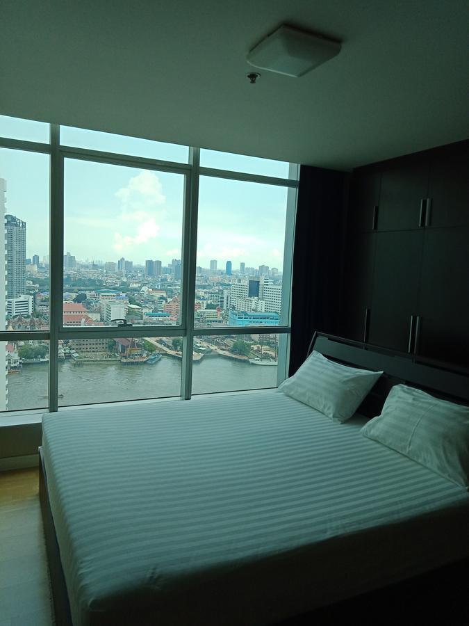 Baan Sathorn Riverfront Бангкок Экстерьер фото