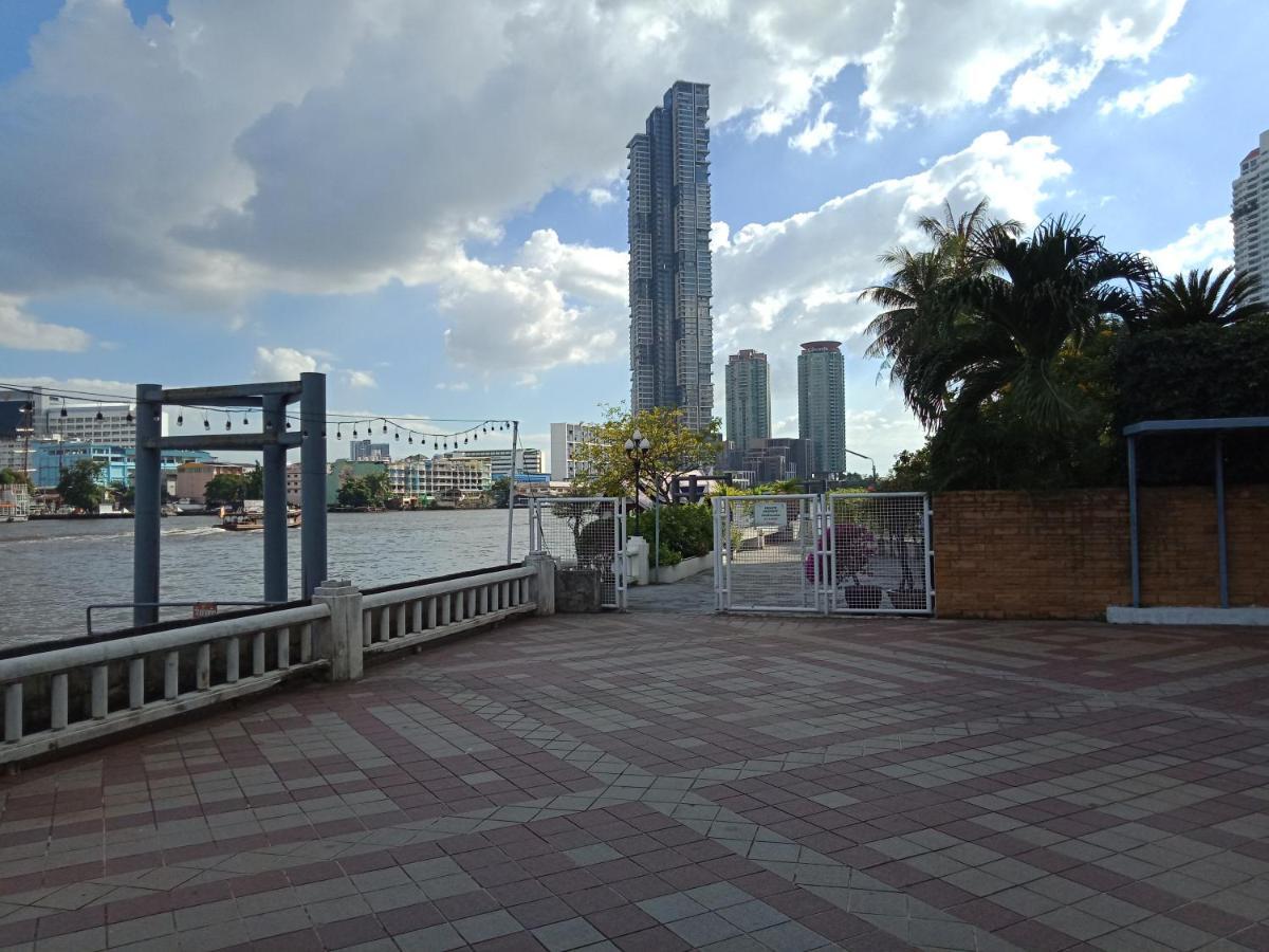 Baan Sathorn Riverfront Бангкок Экстерьер фото