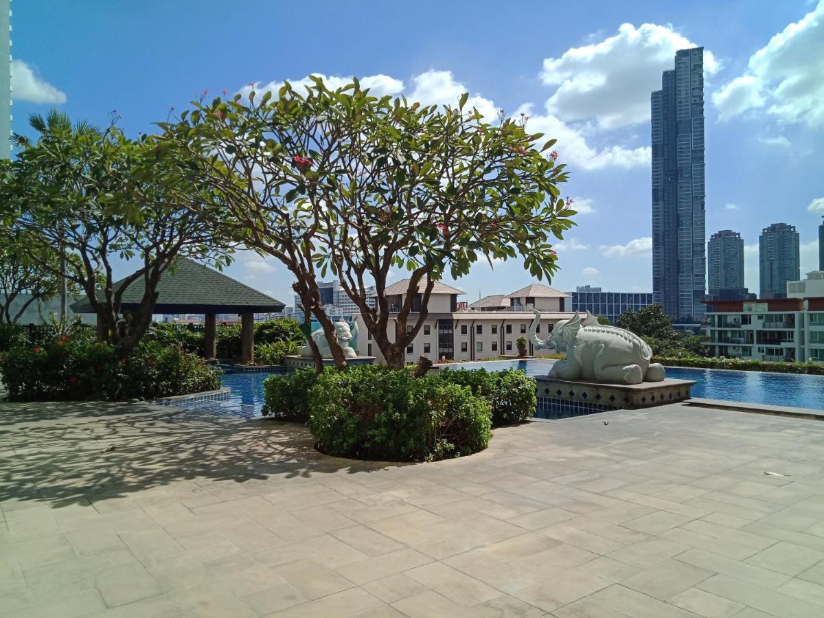 Baan Sathorn Riverfront Бангкок Экстерьер фото